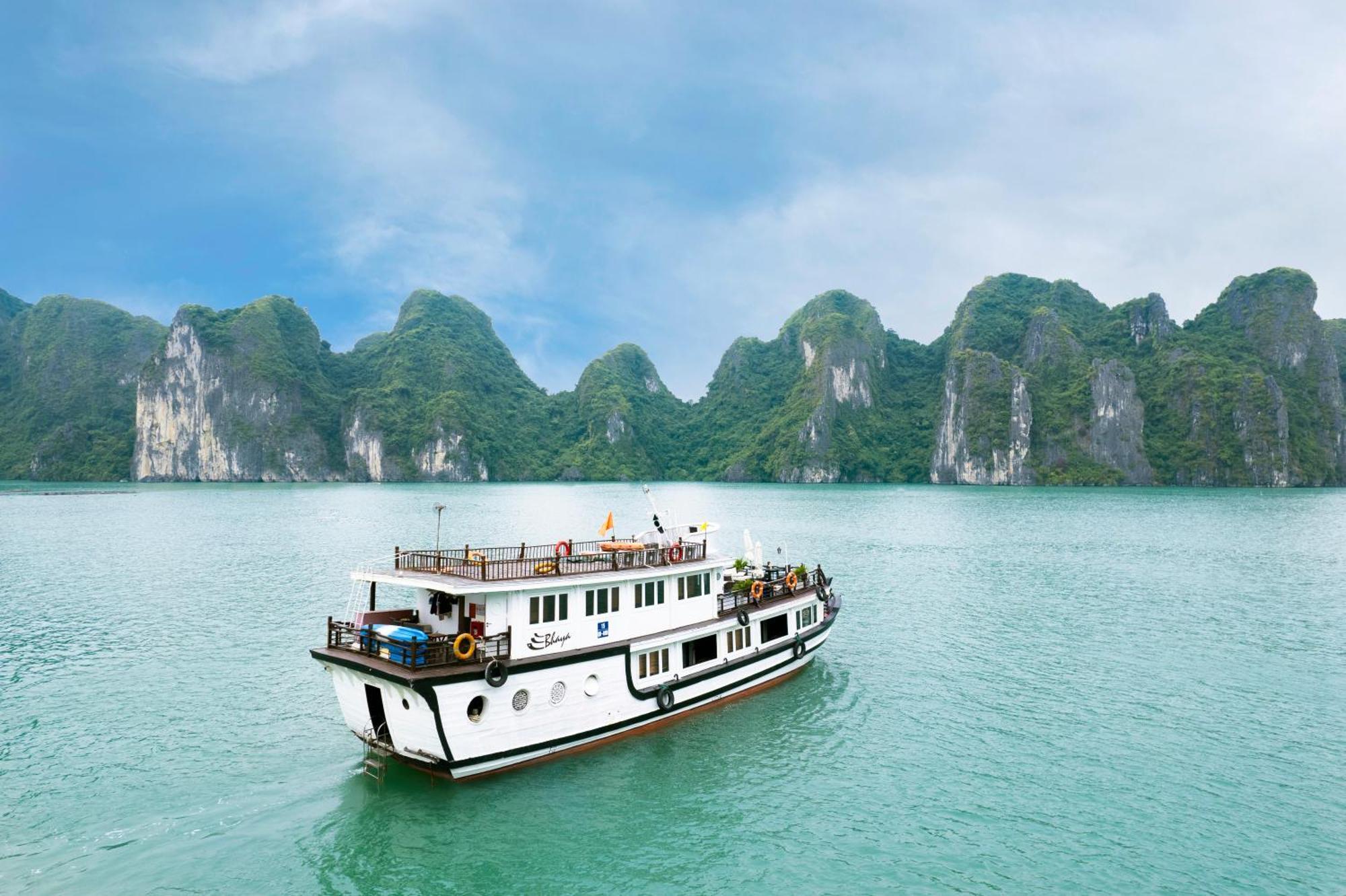 Отель Bhaya Halong Cruises Халонг Экстерьер фото