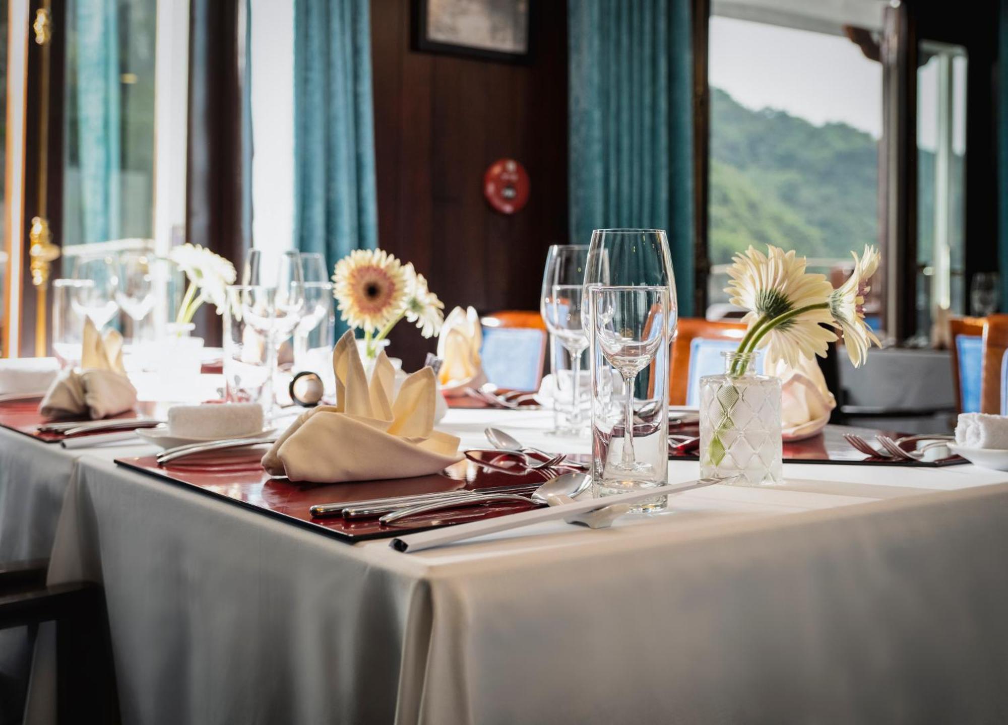 Отель Bhaya Halong Cruises Халонг Экстерьер фото